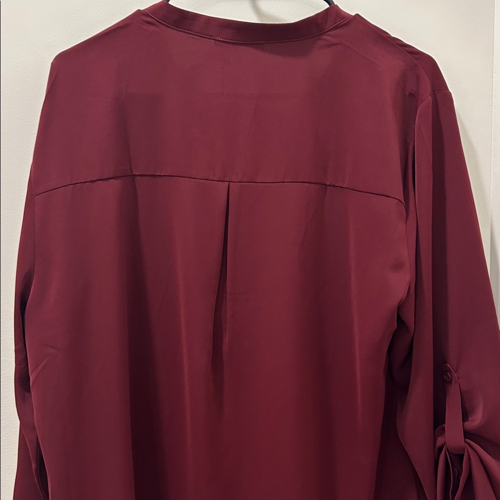 Gaharu (NWT) V-Neck Blouse with 3/4 Sleeve - Picture 3 of 5
